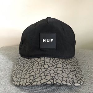 HUF Quake reflective hat
